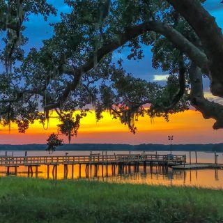 Skull Creek Dockside Restaurant