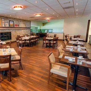 Spynn Restaurant - Holiday Inn Barrie