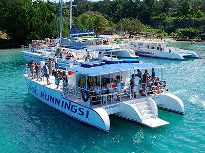 Jamaica Dunn's River Falls Party Cruise with Snorkeling