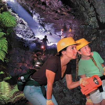 Small-Group Luxury Tour: Road to Hana and Ka'eleku Cavern Day Trip