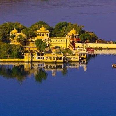 Udaipur in Half Day Sightseeing 3+places with guide and transfers