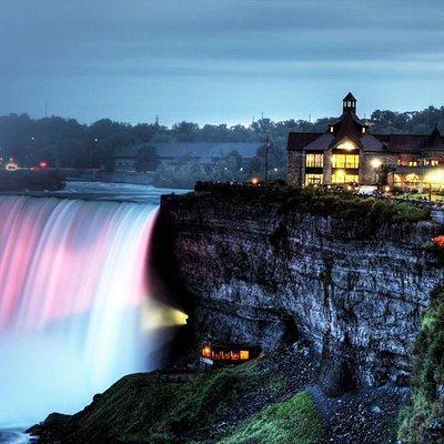 Niagara Falls Canada Day + Night Small Group Tour w/Falls Dinner 