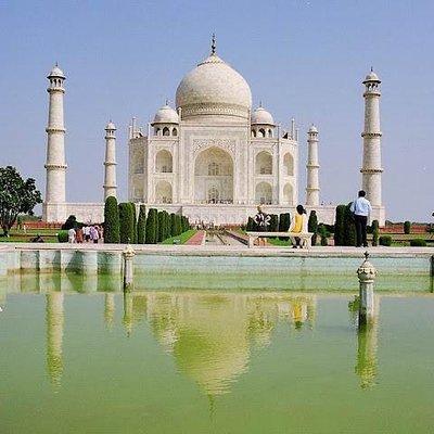 Private 2-Day Tour to Taj Mahal,Agra from Kochi with Both Side Commercial Flight