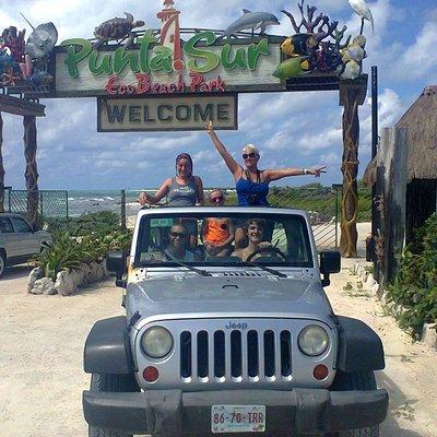 Private Jeep Excursion in Cozumel with Lunch and Snorkeling