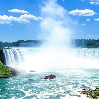 Niagara Falls Tour with optional Cruise from Niagara