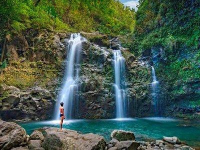 Famous Road to Hana Waterfalls and Lunch by Mercedes Van