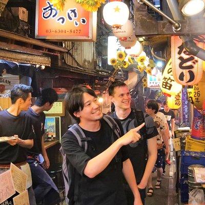 Tokyo Bar Hopping Night Tour in Shinjuku