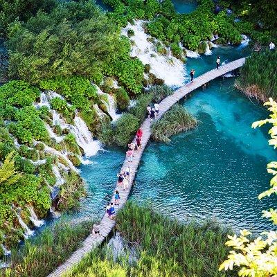 Guided transfer from Split to Zagreb with Plitvice Lakes stop