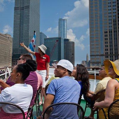 Chicago Architecture Center River Cruise aboard Chicago's First Lady