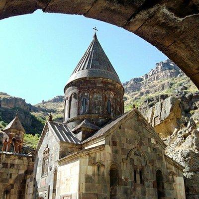 Symphony of Stones, Garni, Geghard, photo stop at Charents arch 