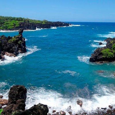 Road to Hana in Mercedes Van: Waterfalls and Black Sand Beach