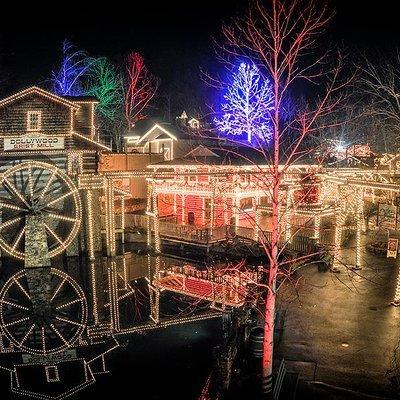 New Improved Smoky Mountain Holiday Light Spectacular