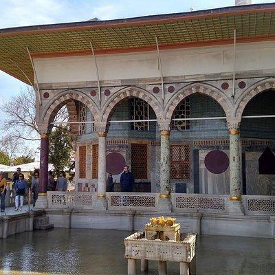 Istanbul Topkapi Palace and Harem Small-Group Guided Tour 