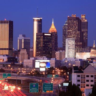 City Lights Atlanta Night-Time Tour with Photos & Dinner Stop