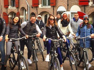 Guided Bike Tour of Amsterdam's Highlights and Hidden Gems