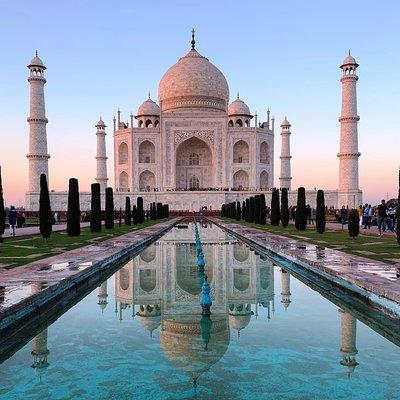 Private Taj Mahal Skip-The-Line Sunrise and Agra City Tour