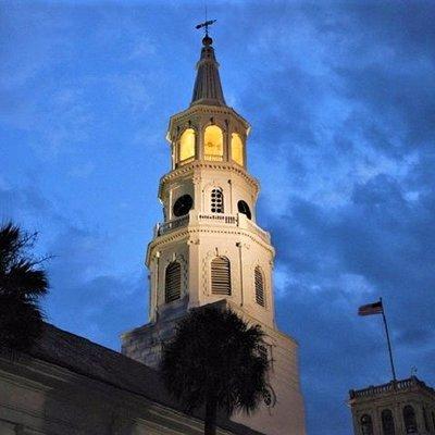 Ghosts of Charleston Night-Time Walking Tour with Unitarian Church Graveyard