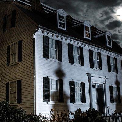 Salem Ghosts: Witches, Warlocks, & Hauntings