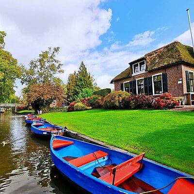 Giethoorn, Afsluitdijk, Zaanse Schans Day Tour Incl Hotel Pick Up