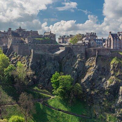 Edinburgh Castle: Guided Walking Tour with Entry Ticket