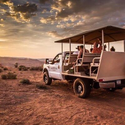 Secret Antelope Canyon and Horseshoe Bend Tour from Page