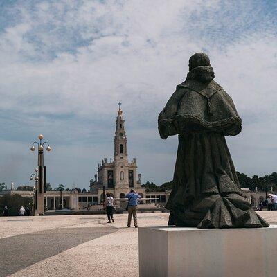 Fátima, Batalha and Nazaré Full Day Private Tour from the West