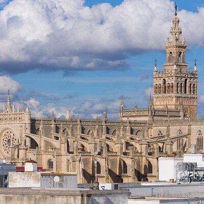 Private Walking Tour Alcazar and Cathedral in Sevilla