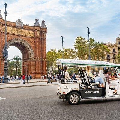 Welcome Tour to Barcelona in Private Eco Tuk Tuk