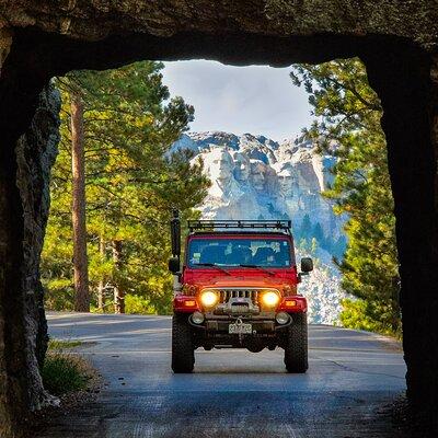 JEEP Bison Safari with Sylvan Lake/Needles Highway/Iron Mtn Road 