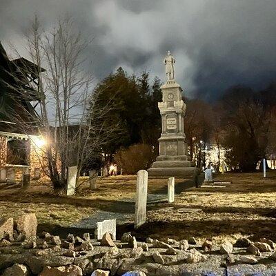 90-minute Ghost Walking Tour in Bar Harbor