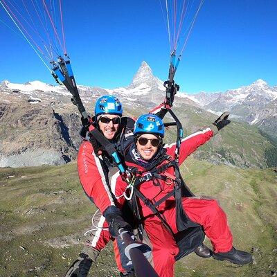 Panoramic Paragliding Flight in Zermatt Matterhorn (15-20min)