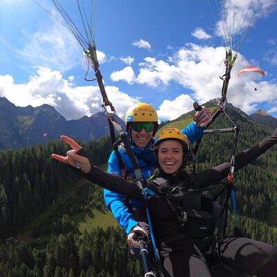 Tandem paragliding in Neustift