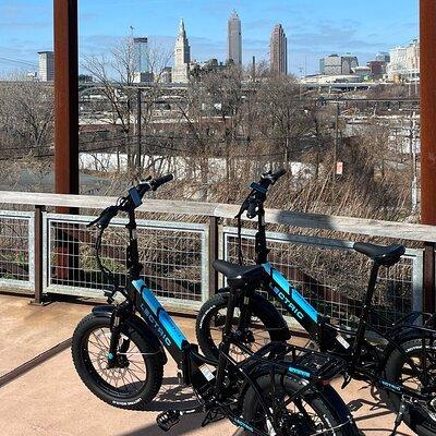 3 Hours E-Bike Rental in Cleveland 