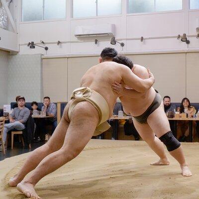 Challenge Sumo Wrestlers and Enjoy Meal in Tokyo