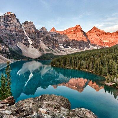 Moraine Lake Sunrise(2hrs) & Lake Louise(2hrs) from Canmore/Banff