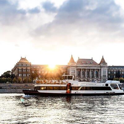 Budapest: Premium River Cruises with Welcome Tokaj Frizzante