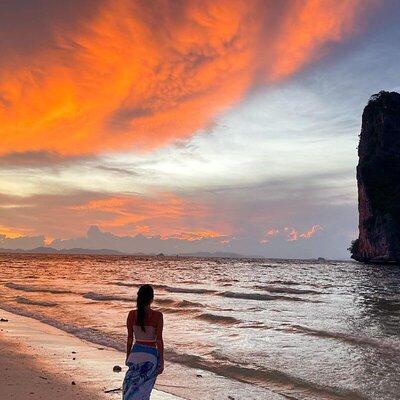 Phi Phi & 4 Islands Sunset Tour with Bioluminescent Plankton