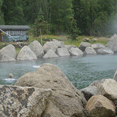 Spectacular Hot Spring Experience with Northern Lights 