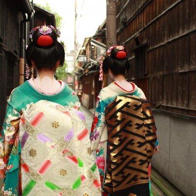 Kyoto Gion Geisha District Walking Tour - The Stories of Geisha