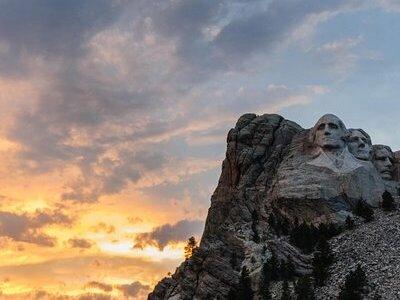 FALL/WINTER - Mt Rushmore Sunset Tour + Iron Mtn Tunnels + Starz