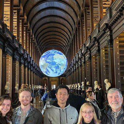 Dublin Book of Kells, Castle and Molly Malone Statue Guided Tour