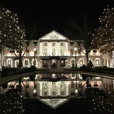 Private Colonial Williamsburg Christmas Holiday Decorations Walking Tour