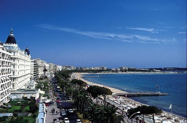 La Croisette Boulevard (Boulevard de la Croisette)