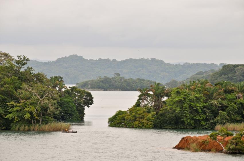 Gatún Lake (Lago Gatún)