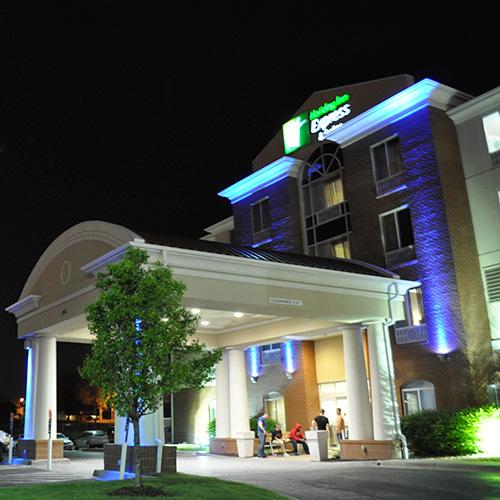 Holiday Inn Express Hotel & Suites