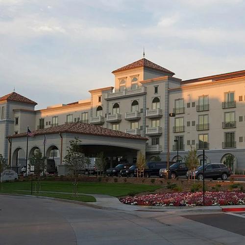 Woolley's Classic Suites-Denver Airport