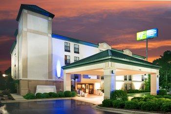 Four Points by Sheraton Fayetteville/Fort Liberty