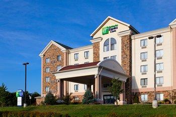 Holiday Inn Express Hotel & Suites