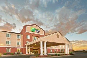 Holiday Inn Express & Suites Willcox