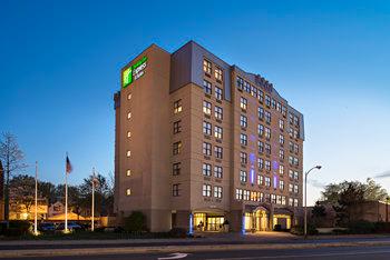 Holiday Inn Express & Suites